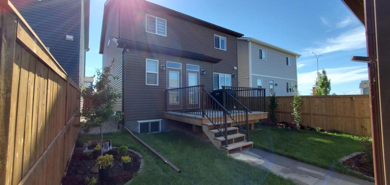 YYC Delightful 1-Bedroom Private Suite In A New Home מראה חיצוני תמונה